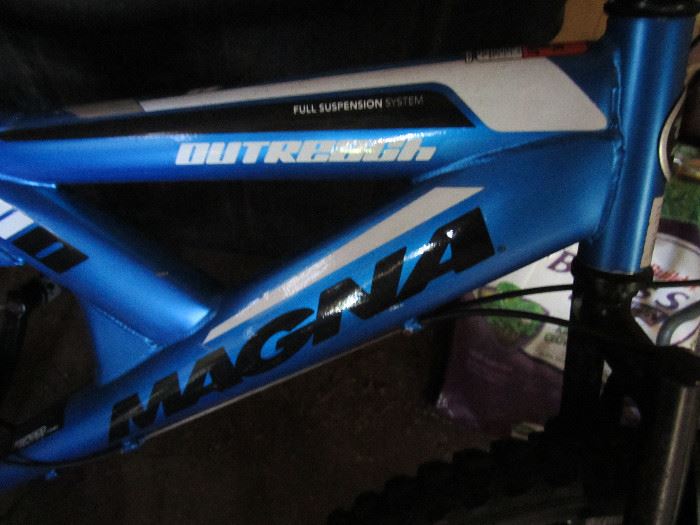 Magna Outreach men's bicycle