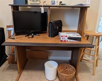 Computer desk with hutch (47 1/2 x 27"; 45"H with hutch)