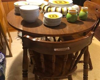 cute AF dinette set
