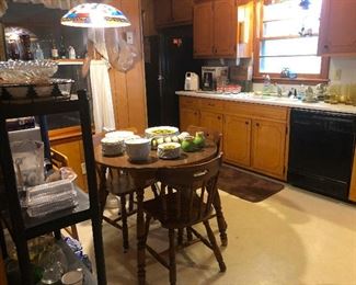kitchen wide shot (Cher is getting creative with the camera)