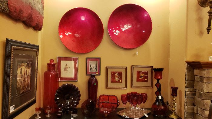 Home accessories in Red