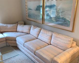 $180 DUSTY PINK AND SILVER FABRIC ENGLANDERS CENTURY FURNITURE SECTIONAL SOFA COUCH
112”LONG RIGHT SIDE x 92”LONG LEFT SIDE 41”DEPTH