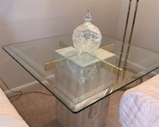 $95 VINTAGE MARBLE GLASS TOP SIDE TABLE
27”L x 27”W x 20.5”H