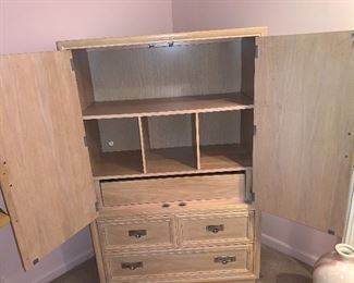 $145 STANLEY LIGHT / NATURAL OAK DRESSER / WARDROBE
40”L x 18”D x 62”H