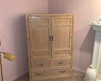 $145 STANLEY LIGHT / NATURAL OAK DRESSER / WARDROBE
40”L x 18”D x 62”H