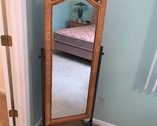 $70 WICKER AND METAL FLOOR MIRROR
19”L x 18”D x 63.5”H