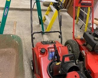 $225 - Toro Power Clear 210E Electric Start 21" W