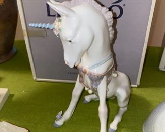$180 LLADRO 5880 PLAYFUL UNICORN