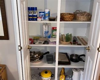 KITCHENWARE / POTS AND PANS