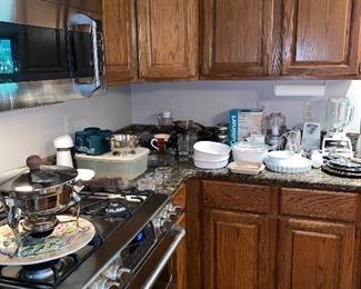 KITCHENWARE / BAKEWARE / GLASSWARE