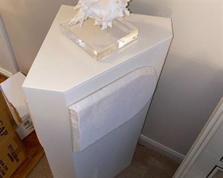 $150 - BOSE 401 DIRECT/REFLECTING SPEAKERS