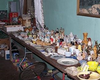 Holiday items, figurines