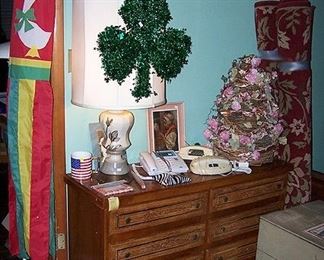 Dresser, lamp, rugs