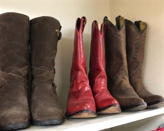 ~Women’s Clothing: An assortment of SPECTACULAR ladies clothing this week.. great names like Giorgio Armani, Escada, Max Mara, Neiman Marcus, Dana Buchman, Judy Hornby, Burberry, Chico’s, Casa Lopez, Ropa, Tahari, Gian Marco Marunti, Just Cavalli, Christian LaCroix, Emanuel, St John, Travilla, Ralph Lauren, Gap, Free People, Del Ann’s, Michael Stars, Oscar De La Renta, LaFayette 148, Jones New York and many more.. (size S/M).. shoes from Yves Saint Laurent, Jimmy Choo, Prada, Moda, Donald J Pliner, Via Spiga, Madden Girl, Fergalicious, Guess, Jessica Simpson, Anne Klein, Michael Kors, Stuart Weitzman, Kate Spade to Vans, Merrell, Sketchers, Asics and many, many others (size 9ish).. bags from Valentino, Gucci, Coach, Bottega Veneta, Vicenza, Mary Frances, Donald Pliner, Yellowstone Leather, Via Spega, Badgley Mischka, Erik Javits, Jessica Simpson, Hammitt, Furla, Lauren Merkin, Lauren Merkin, Prada, Tods, Cole Haan, Tahari, Judith Leiber, Stefan Bravo, Dr Yang, Prada, Brahmin, Carlos Fa