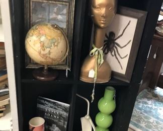 Old globe and mannequin head. 