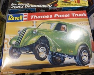 Revell Thames Panel Truck sealed model kit