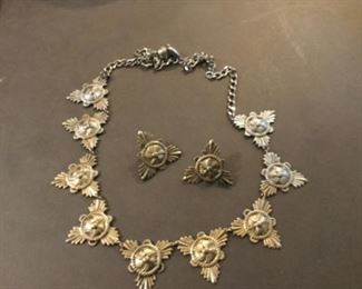 Very Nice Set (Please note earings are for pierced ears)