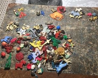 Nice lot mixed Crackerjack and gum ball toys 