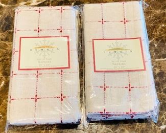 $24 - Set of two Domain cotton flax napkins. Total of 8 napkins.  20" x 20" 