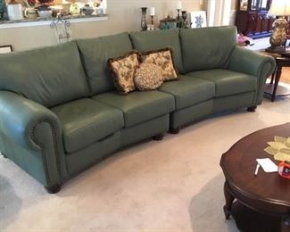 001 Leather Creations Sectional Sofa