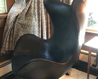 Arne Jacobsen Egg chair - needs TLC