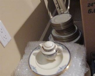 Lenox China Service "Eleanor" Service for 12