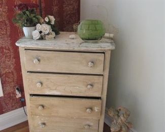 Renee's In Mattituck Fashion Furnishings Retailer Furniture Separates