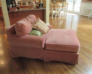 Domain Chaise Lounge