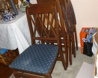 Set of 4 folding chairs