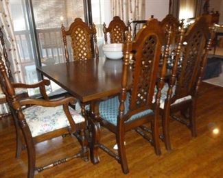 Jacobean style dining room table w/8 chairs & leaf