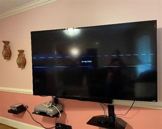 Large LARGE screen TV