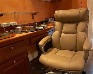 Executive office chair