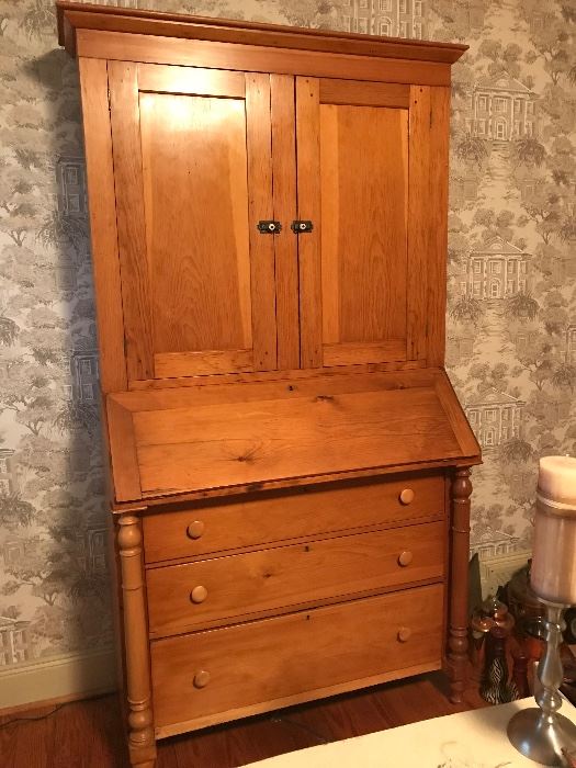 Estate Sale with Antiques in Clarksville, TN starts on 10/9/2020