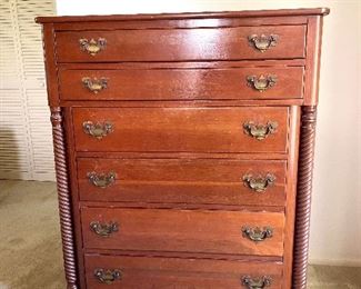 Vintage Willett Solid Wildwood Cherry Bedroom Set includes Queen/Full Bed, Dresser w/Mirror and Chest of Drawers. Some imperfections to dresser tops. $400