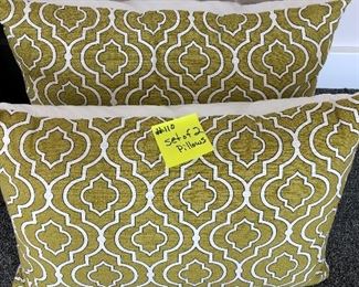#110)  $16 - Pair of 2 Accent Pillows.  (New)