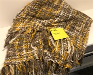#122)  $10 - Gold and Brown Throw.