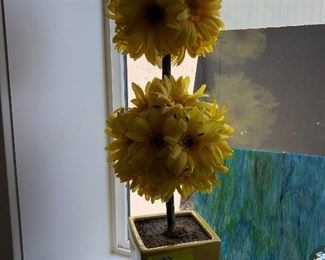 #132) $15 - Sunflower Topiary.