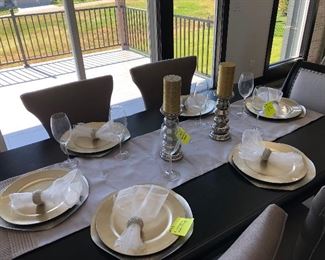 #143) $12 - Set of 6 Charges and 6 Napkin Rings.  