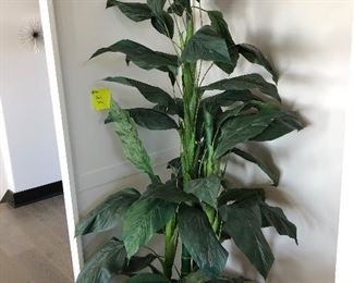 #155) $40 - 6 Foot Faux Tree.