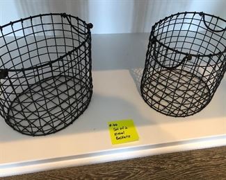 #166) $15 - Set of 2 Wire Baskets.