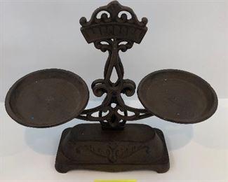 #173) $20 - Iron Reproduction 'Old Scale" Decorative Piece.  
