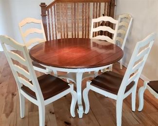 Fabulous Round Table with Extensions and 6 Chairs