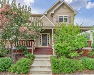 Townhouse for sale....Elevator, Open floor plan, 3 bedrooms, 2 1/2 baths. Double Gas Fireplace.  Hardwood floors. Views. Large Master Suite with Soak Tub/Shower.  Oversized garage. Plenty of storage. Decks. A beauty in all it's glory. Great neighborhood.  $565,000. 