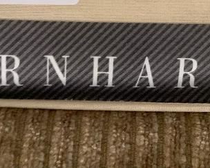 Bernhardt Trevor Corduroy Contemporary Sofa/Couch	39 x 93 x 43	HxWxD