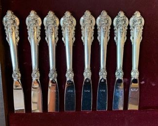 50pc Wallace Grand Baroque Sterling Silver  Flatware Set	1886 grams of Sterling , 682 grams of sterling/steel	