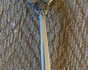 50pc Wallace Grand Baroque Sterling Silver  Flatware Set	1886 grams of Sterling , 682 grams of sterling/steel	