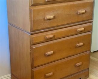 Vintage 5 Drawer Dresser	45x34x20in	HxWxD