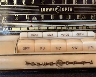 Vintage Loewe Opta Bella Luxus Tube Radio		