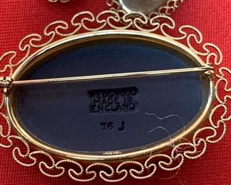 Wedgewood Black Jasperware Brooch & Earrings Cameo	Brooch: 1.75 x 1.25in