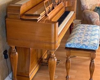 Weaver Spinet Piano Curly Maple VERTI MIGNON 42.75x60x24in HxWxD